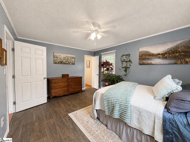 220 Millwood Lane, Wellford, SC 29385