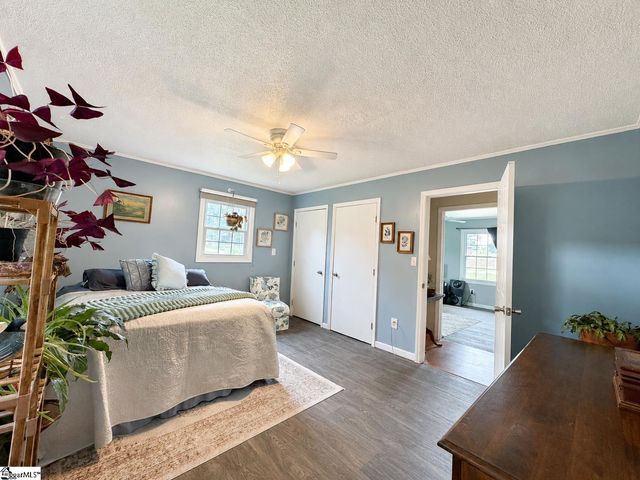 220 Millwood Lane, Wellford, SC 29385