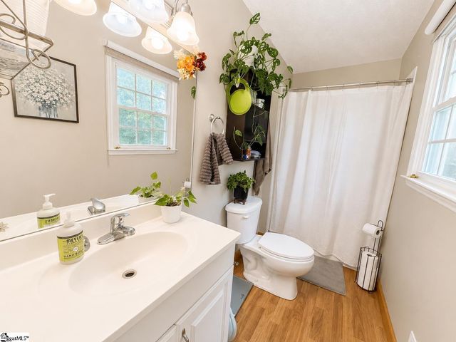 220 Millwood Lane, Wellford, SC 29385