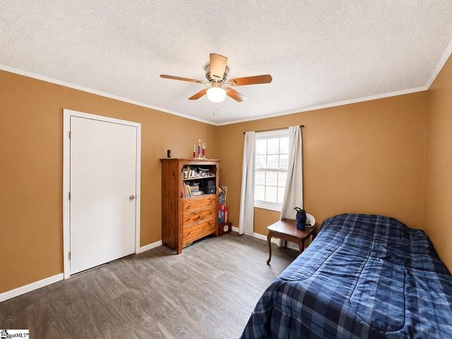 220 Millwood Lane, Wellford, SC 29385