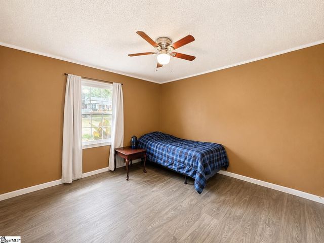 220 Millwood Lane, Wellford, SC 29385