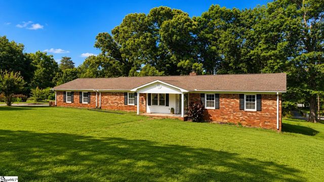 220 Millwood Lane, Wellford, SC 29385