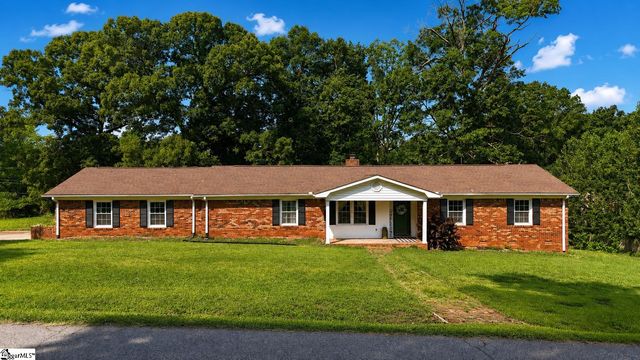 220 Millwood Lane, Wellford, SC 29385
