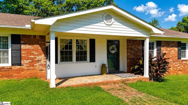 220 Millwood Lane, Wellford, SC 29385
