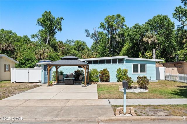 793 Greenway Place, Daytona Beach, FL 32114
