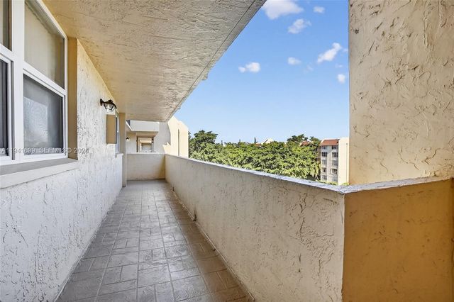 3671 Environ Blvd 564, Lauderhill, FL 33319