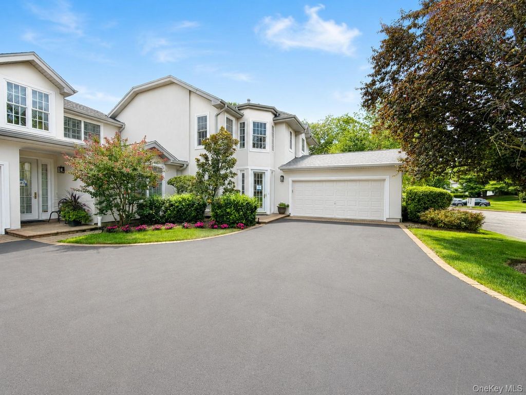 643 Verona Drive, Melville, NY 11747 — exterior