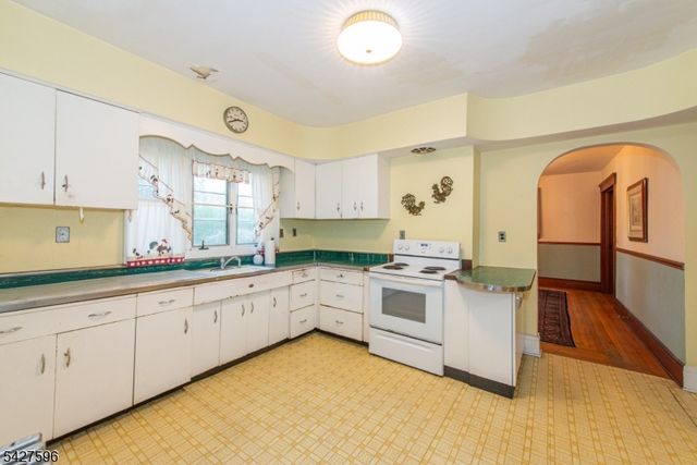 35 Eyland Ave, Roxbury Twp., NJ 07876