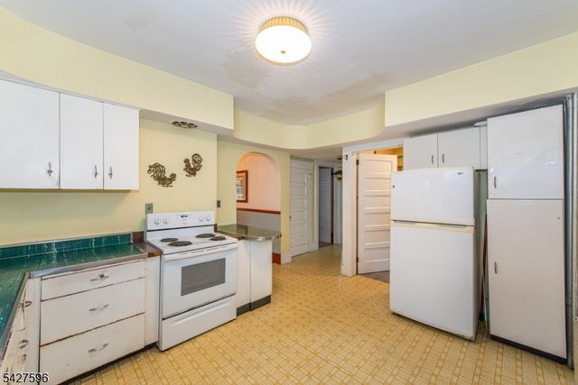 35 Eyland Ave, Roxbury Twp., NJ 07876