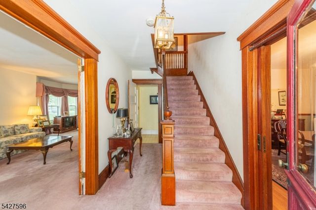 35 Eyland Ave, Roxbury Twp., NJ 07876