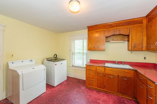 35 Eyland Ave, Roxbury Twp., NJ 07876