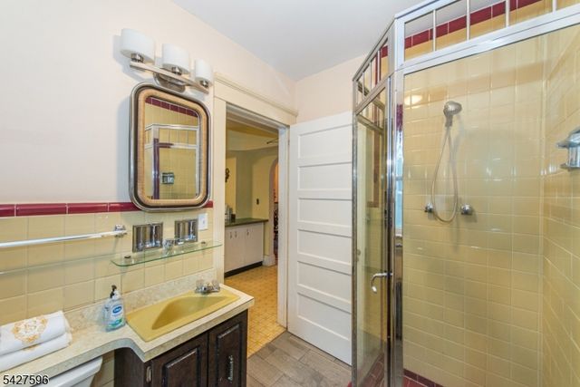 35 Eyland Ave, Roxbury Twp., NJ 07876