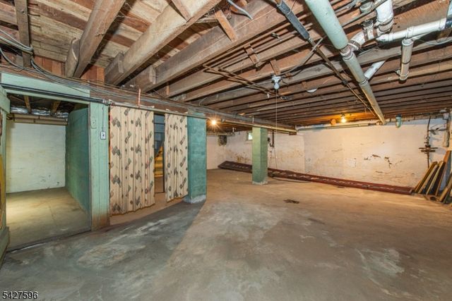 35 Eyland Ave, Roxbury Twp., NJ 07876