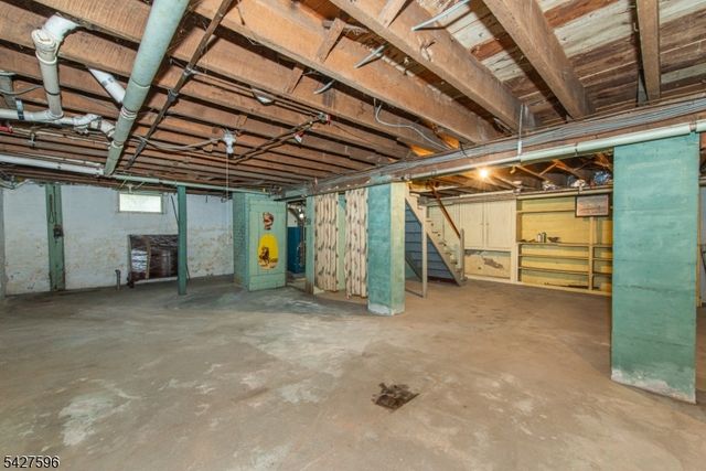 35 Eyland Ave, Roxbury Twp., NJ 07876