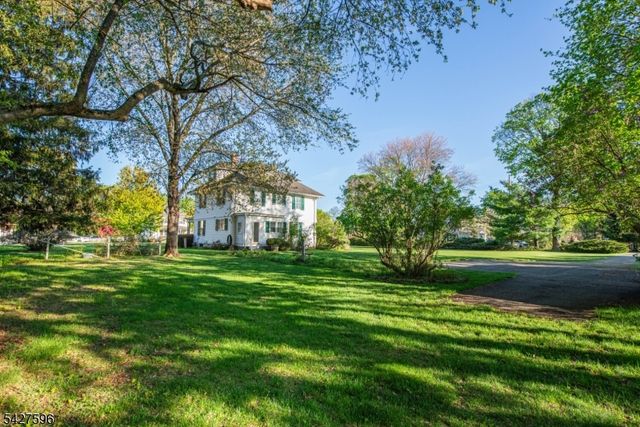 35 Eyland Ave, Roxbury Twp., NJ 07876