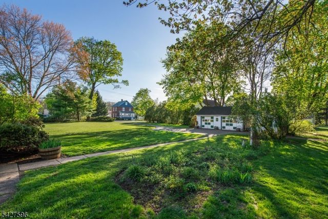 35 Eyland Ave, Roxbury Twp., NJ 07876