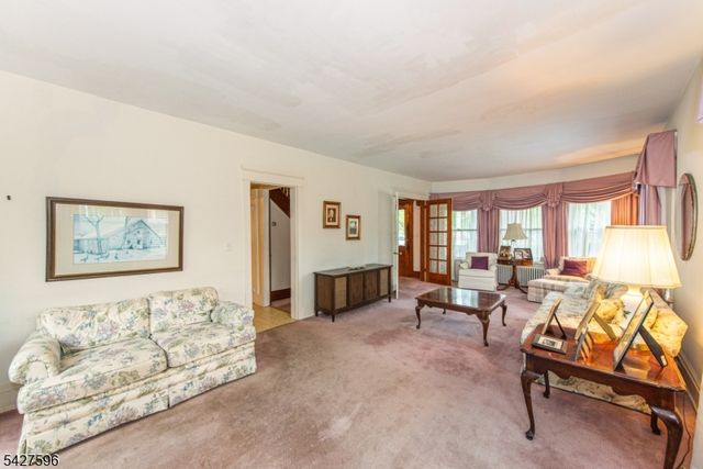 35 Eyland Ave, Roxbury Twp., NJ 07876