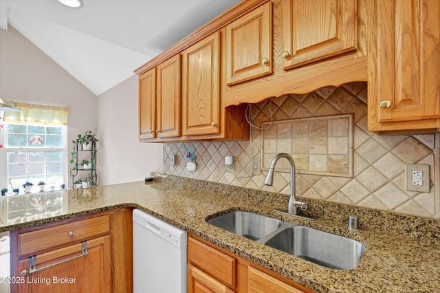 7309 Spring Run Dr, Louisville, KY 40291