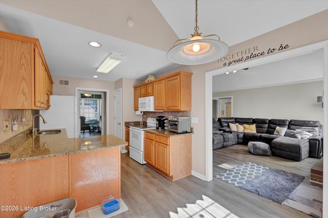 7309 Spring Run Dr, Louisville, KY 40291