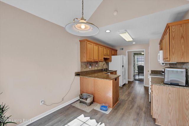 7309 Spring Run Dr, Louisville, KY 40291