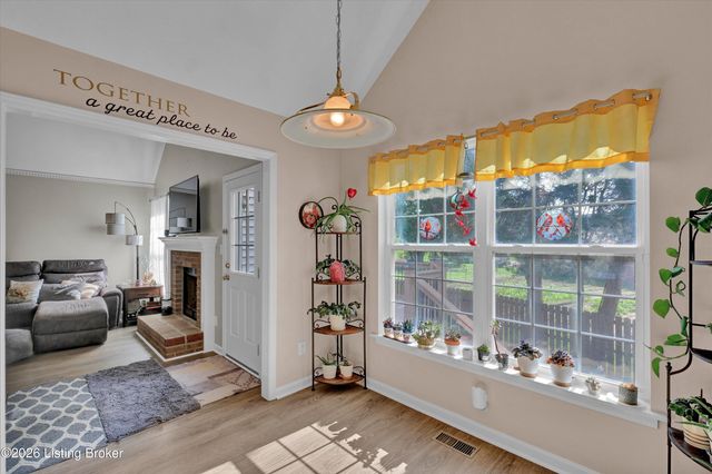 7309 Spring Run Dr, Louisville, KY 40291