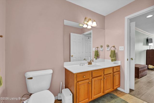 7309 Spring Run Dr, Louisville, KY 40291