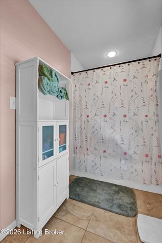 7309 Spring Run Dr, Louisville, KY 40291