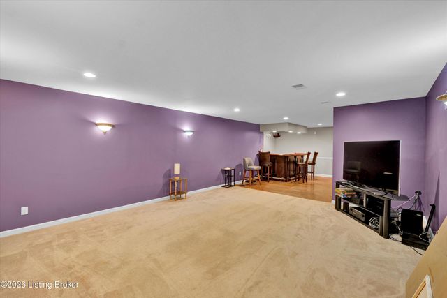 7309 Spring Run Dr, Louisville, KY 40291
