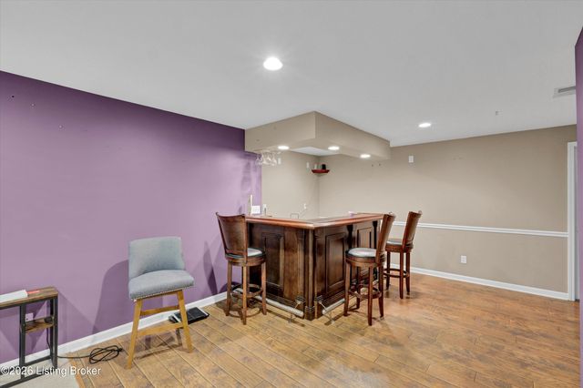 7309 Spring Run Dr, Louisville, KY 40291