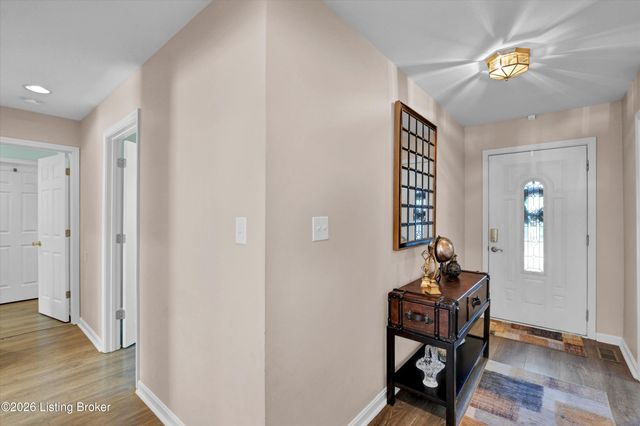 7309 Spring Run Dr, Louisville, KY 40291