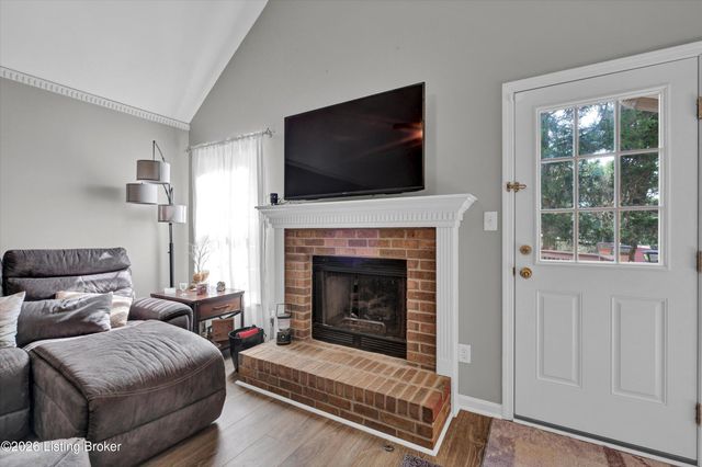 7309 Spring Run Dr, Louisville, KY 40291