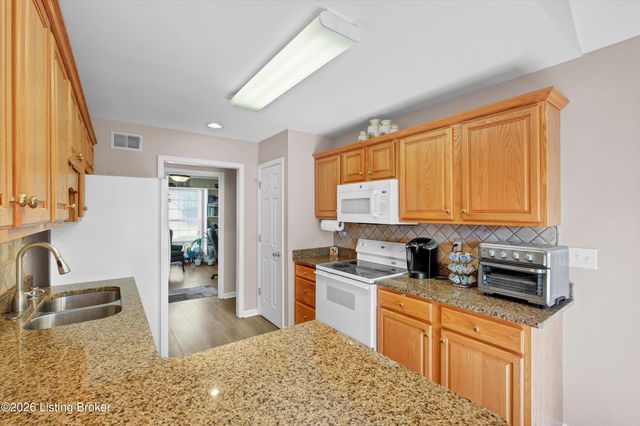 7309 Spring Run Dr, Louisville, KY 40291