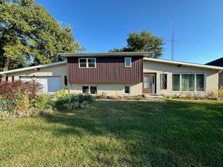 998 W Kennedy Road, Braidwood, IL 60408