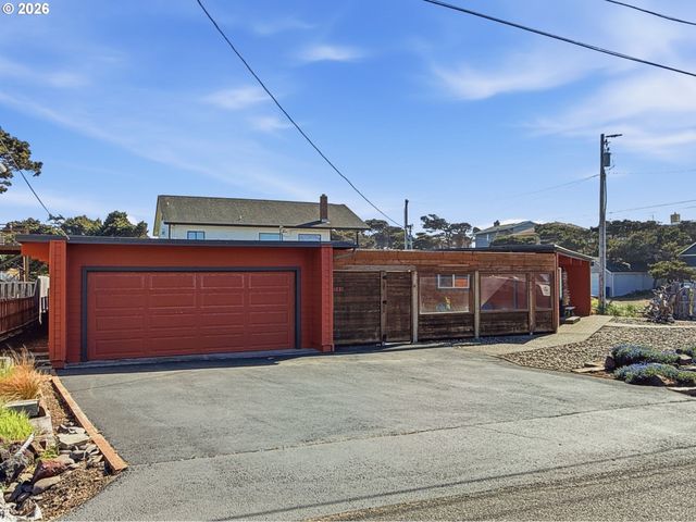 340 STEVENS St, Gleneden Beach, OR 97388