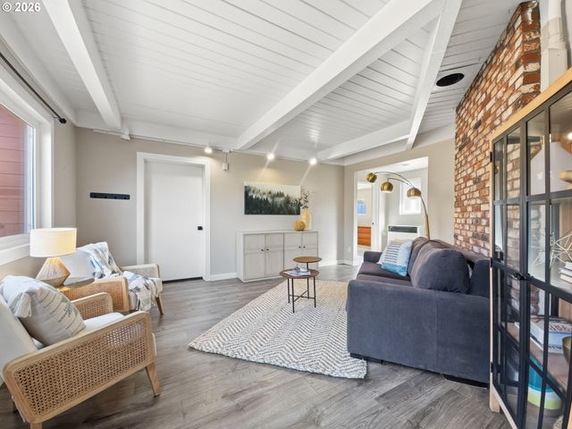 340 STEVENS St, Gleneden Beach, OR 97388