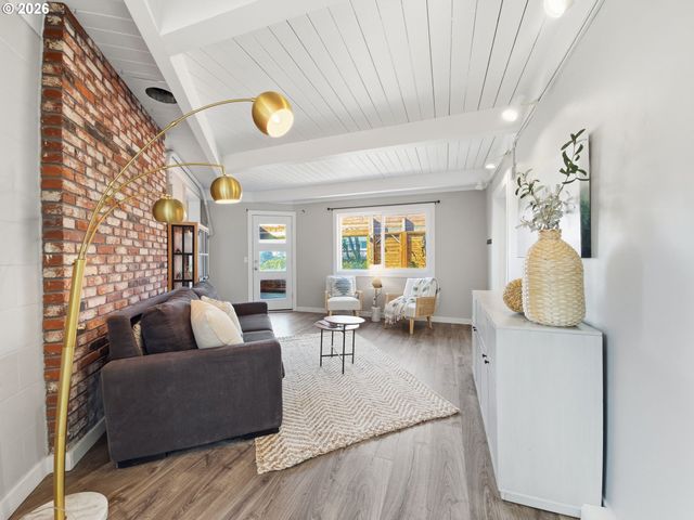 340 STEVENS St, Gleneden Beach, OR 97388