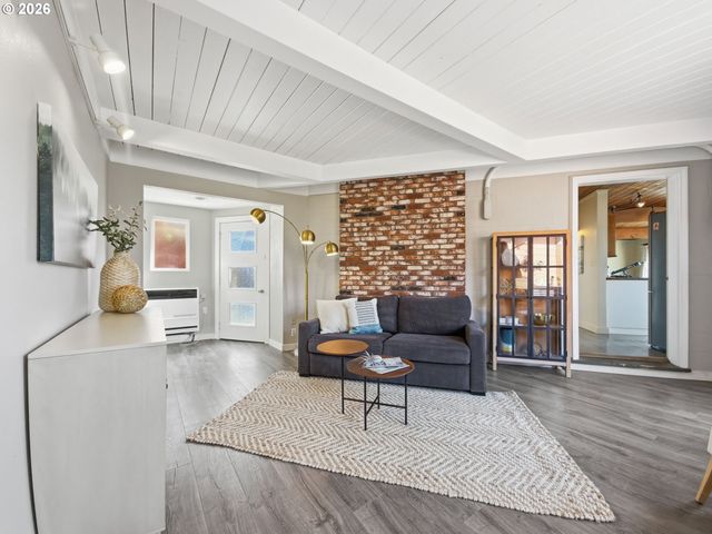 340 STEVENS St, Gleneden Beach, OR 97388