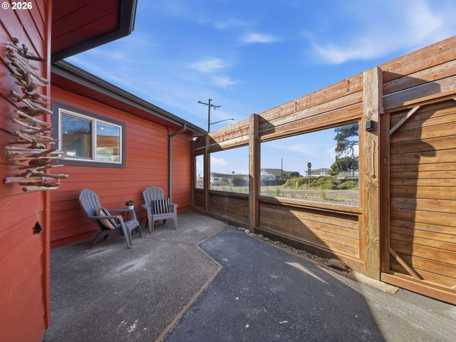 340 STEVENS St, Gleneden Beach, OR 97388