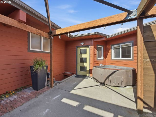 340 STEVENS St, Gleneden Beach, OR 97388