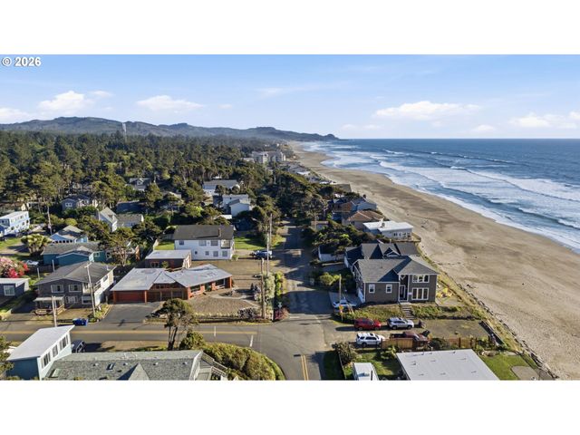 340 STEVENS St, Gleneden Beach, OR 97388