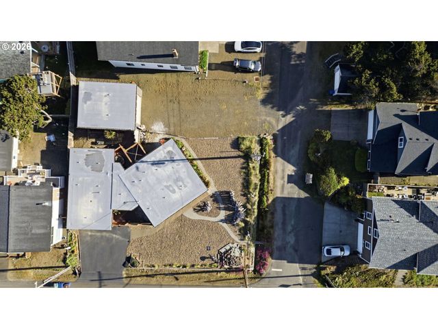 340 STEVENS St, Gleneden Beach, OR 97388