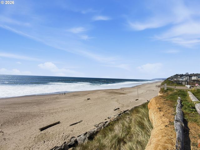 340 STEVENS St, Gleneden Beach, OR 97388