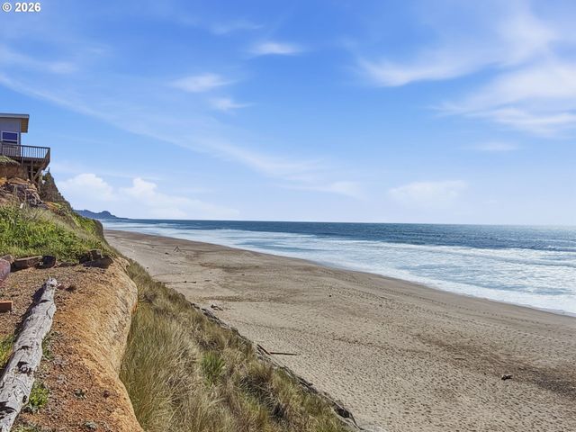340 STEVENS St, Gleneden Beach, OR 97388