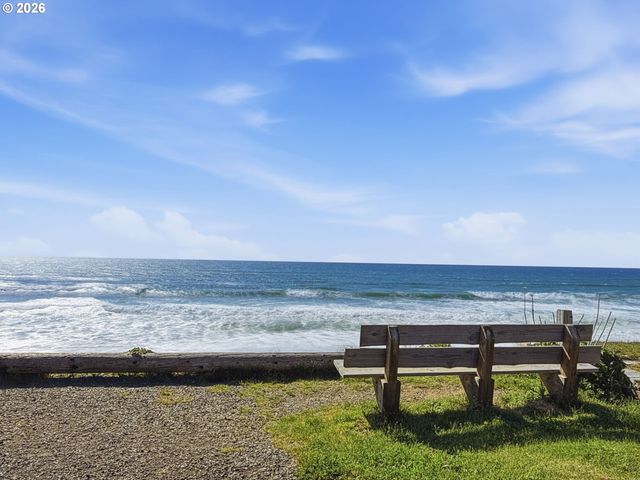 340 STEVENS St, Gleneden Beach, OR 97388