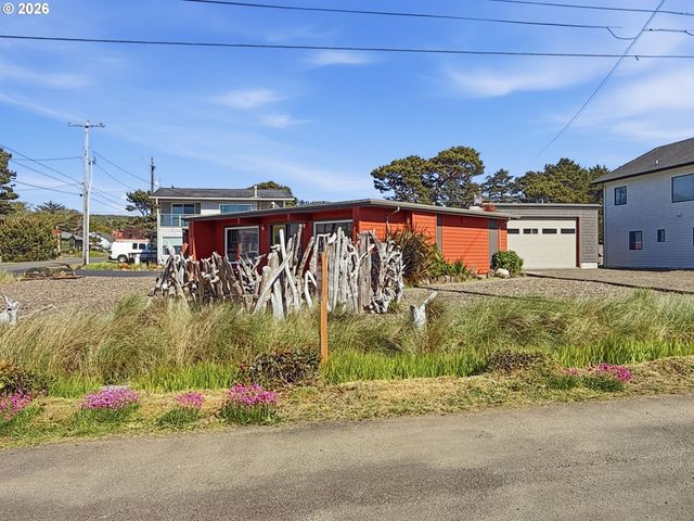 340 STEVENS St, Gleneden Beach, OR 97388