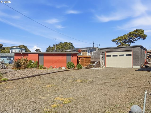 340 STEVENS St, Gleneden Beach, OR 97388