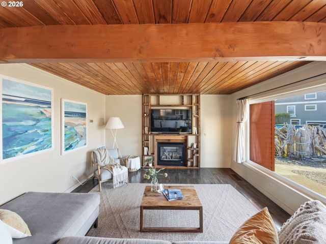 340 STEVENS St, Gleneden Beach, OR 97388