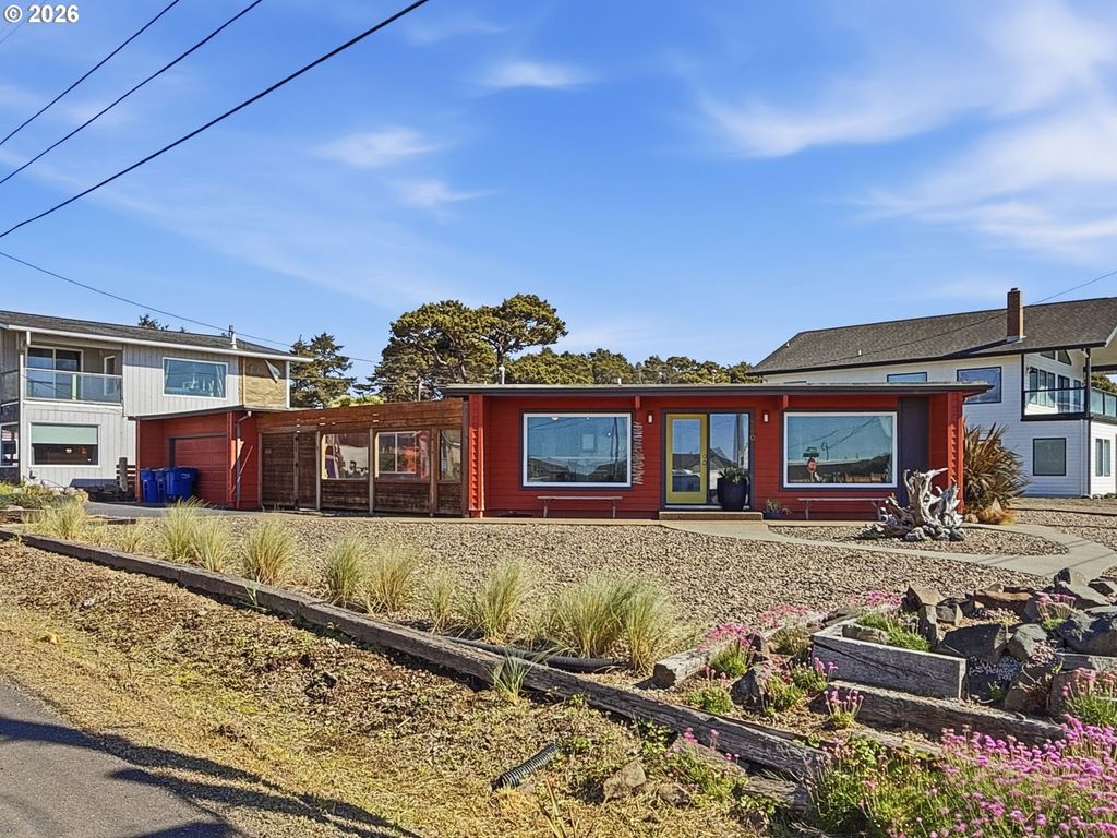 340 STEVENS St, Gleneden Beach, OR 97388