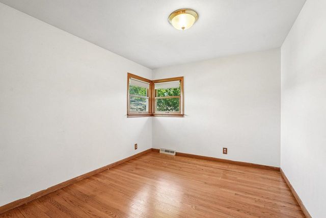 5544 Oakwood STREET, Greendale, WI 53129