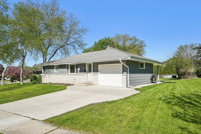 5544 Oakwood STREET, Greendale, WI 53129